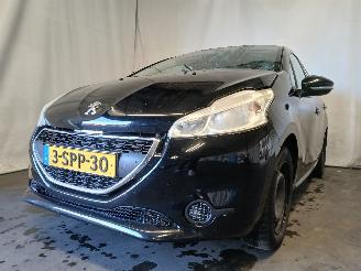 skadebil auto Peugeot 208 208 I (CA/CC/CK/CL) Hatchback 1.2 Vti 12V PureTech 82 (EB2F(HMZ)) [60k=
W]  (03-2012/12-2019) 2013/3
