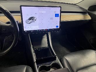 Tesla Model 3 Model 3 Sedan Long Range AWD 75 kWh (3D5) [258kW]  (06-2018/...) picture 21