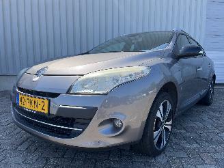 krockskadad bil auto Renault Mégane Megane III Berline (BZ) Hatchback 5-drs 1.2 16V TCE 115 (H5F-408(H5F-F=
4)) [85kW]  (03-2012/02-2016) 2013/1