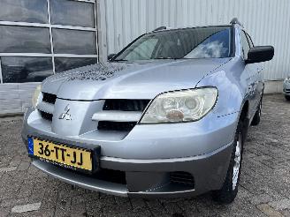 uszkodzony samochody osobowe Mitsubishi Outlander Outlander (CU) SUV 2.0 16V 4x2 (4G63(16V)) [100kW]  (05-2003/10-2006) 2007/1