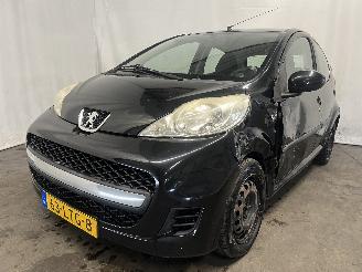 Damaged car Peugeot 107 107 Hatchback 1.0 12V (384F(1KR)) [50kW]  (06-2005/05-2014) 2010/6