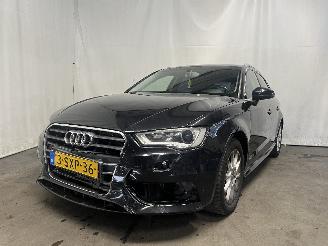 okazja samochody osobowe Audi A3 A3 Sportback (8VA/8VF) Hatchback 5-drs 1.6 TDI Ultra 16V (CRKB(Euro 5)=
) [81kW]  (09-2013/10-2020) 2013/12