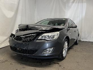 skadebil auto Opel Astra Astra J Sports Tourer (PD8/PE8/PF8) Combi 1.4 Turbo 16V (A14NET(Euro 5=
)) [103kW]  (10-2010/10-2015) 2012/8