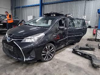  Toyota Yaris Yaris III (P13) Hatchback 1.5 16V Hybrid (1NZ-FXE) [74kW]  (03-2012/09=
-2020) 2015/9