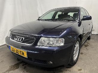 krockskadad bil auto Audi A3 A3 (8L1) Hatchback 1.6 (BFQ) [75kW]  (08-2000/05-2003) 2002/10