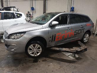 Vrakbiler auto Peugeot 308 308 SW (L4/L9/LC/LJ/LR) Combi 5-drs 1.6 BlueHDi 120 (DV6FC(BHZ)) [88kW=
]  (03-2014/12-2021) 2015/11