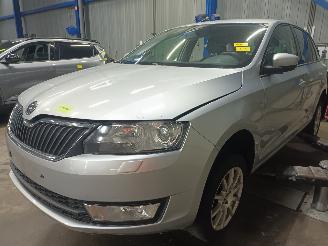 Coche siniestrado Skoda Rapid Rapid Spaceback Combi 1.4 TSI 16V (CAXA) [90kW]  (07-2012/06-2015) 2014/1