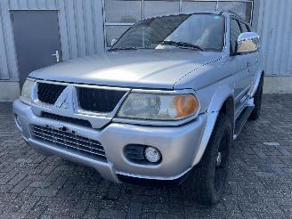 damaged passenger cars Mitsubishi Pajero Pajero Sport (K7/9) Terreinwagen 3.0 V6 24V (6G72) [130kW]  (12-1999/0=
1-2008) 2004/10