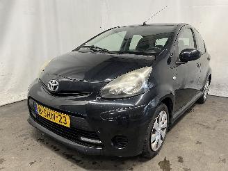 damaged passenger cars Toyota Aygo Aygo (B10) Hatchback 1.0 12V VVT-i (1KR-FE) [50kW]  (07-2005/05-2014) 2013/10