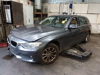 Salvage car BMW 3-serie 3 serie Touring (F31) Combi 320d 2.0 16V (N47-D20C) [135kW]  (07-2012/=
02-2016) 2012/10