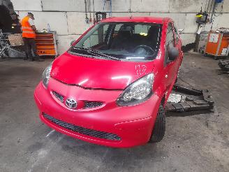 Salvage car Toyota Aygo Aygo (B10) Hatchback 1.0 12V VVT-i (1KR-FE) [50kW]  (07-2005/05-2014) 2007/8