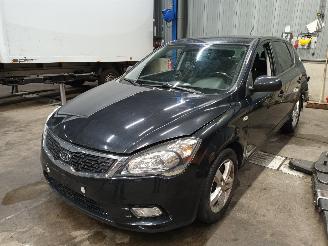 Vrakbiler auto Kia Cee d Cee'd (EDB5) Hatchback 5-drs 1.4 CVVT 16V (G4FA) [66kW]  (08-2009/12-2=
012) 2010/4