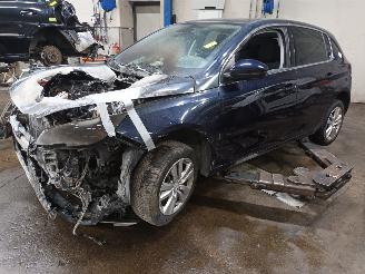 Dezmembrări autoturisme Peugeot 308 308 (L3/L8/LB/LH/LP) Hatchback 5-drs 1.2 12V e-THP PureTech 110 (EB2DT=
(HNZ)) [81kW]  (11-2013/06-2021) 2015/9