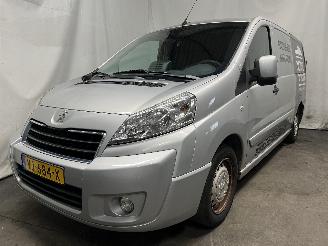 krockskadad bil auto Peugeot Expert Expert (G9) Van 2.0 HDiF 16V 130 (DW10CD(AHZ)) [94kW]  (03-2011/12-201=
6) 2014/7