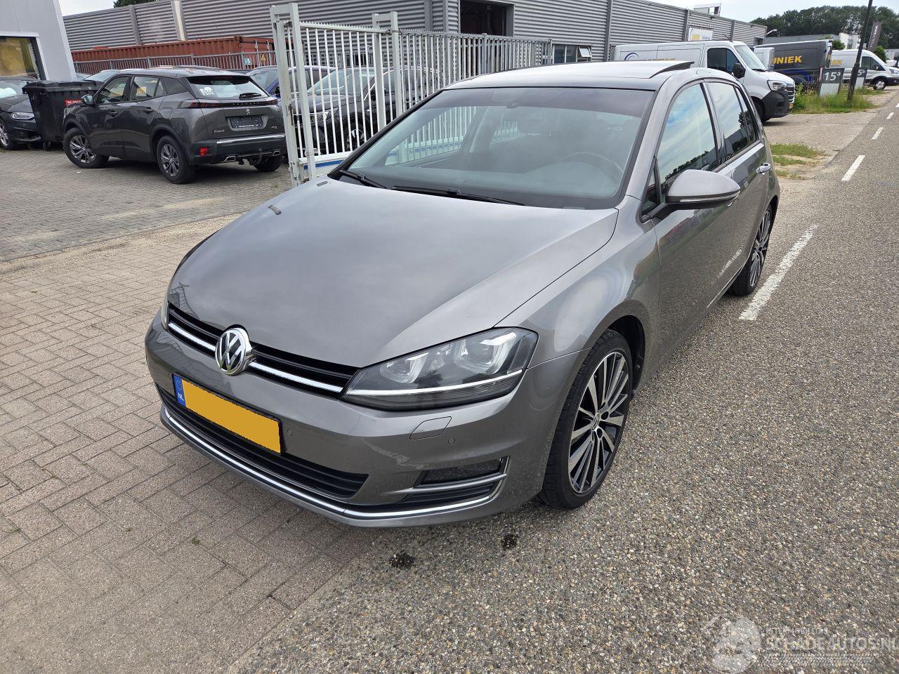 Volkswagen Golf 1.4 TSI ACT Highline Panoramadak