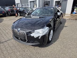 krockskadad bil auto BMW i4 eDrive40 2024/8