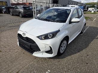 damaged passenger cars Toyota Yaris Hybrid 2026/4