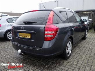 Vaurioauto  passenger cars Kia Cee d 1.4 X-TRA ISG 5drs Navi 109pk 2009/6