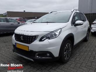 damaged passenger cars Peugeot 2008 1.2 PureTech Navi GT-Line 2018/2