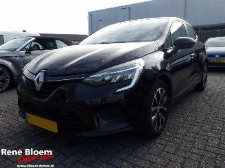 skadebil auto Renault Clio 1.0 TCE Zen 2021/10