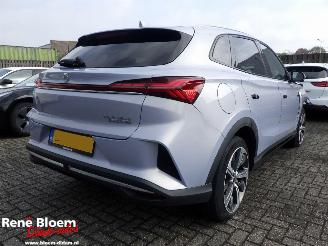 damaged passenger cars MG Marvel R Luxury 70kwh 179pk 2022/12