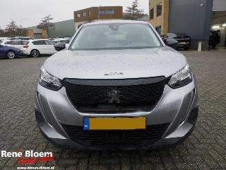 Peugeot 2008 1.2 PureTech Active Pack 5drs picture 3