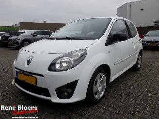 damaged passenger cars Renault Twingo 1.2 16V Dynamique 2010/9