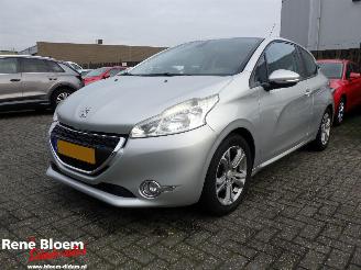 Avarii autoturisme Peugeot 208 1.2 VTI Envy Airco 2013/4
