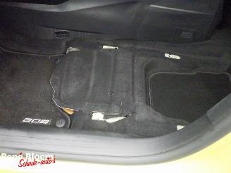 Peugeot 208 Hybrid 100 e-DCS6 Allure Automaat picture 22