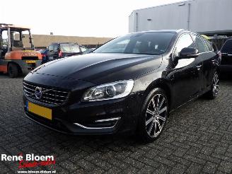 Unfallwagen Volvo V-60 2.4 D6 Twin Engtine R-Design Aut 2015/9