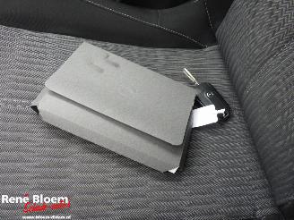 Opel Corsa 1.2 Level2 5drs Airco picture 17