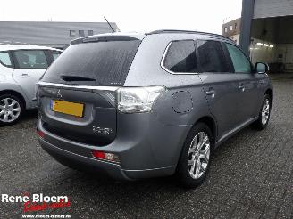 Unfallwagen Mitsubishi Outlander 2.0 PHEV Executive Edition AWD 2014/5