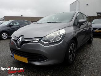 uszkodzony samochody osobowe Renault Clio 0.9 TCE Expression 5drs Navi 2014/7