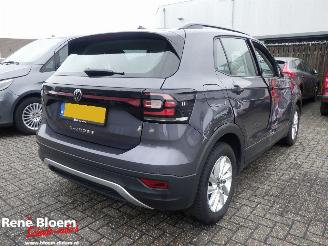 uszkodzony samochody osobowe Volkswagen T-Cross 1.0 TSI Life 5drs 2022/5