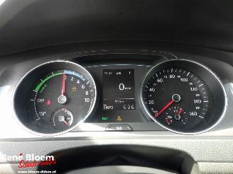Volkswagen e-Golf e-Golf picture 13