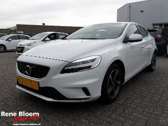 Damaged car Volvo V-40 2.0 D3 R-Design Aut 2017/10