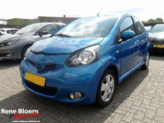 Vaurioauto  passenger cars Toyota Aygo 1.0 12V 5drs Airco 2009/6