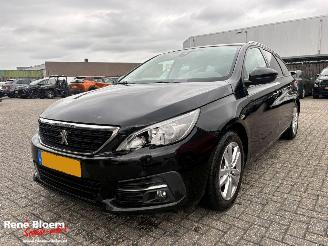 Voiture accidenté Peugeot 308 1.2 Puretech Executive 2019/1