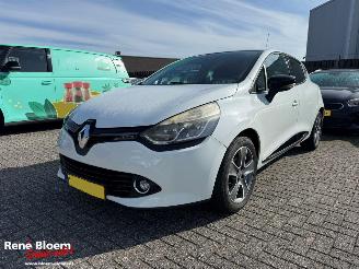 damaged passenger cars Renault Clio 1.5 dCi ECO Night & Day 2015/8