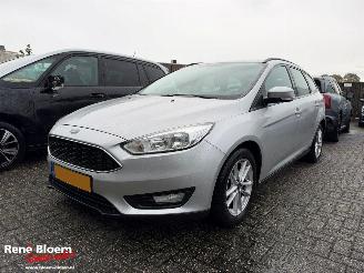 damaged passenger cars Ford Focus 1.0 Lease Edition 2017/10