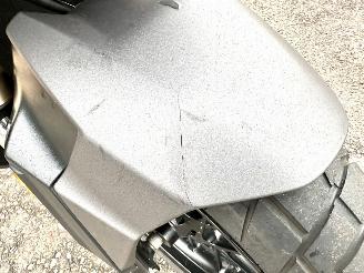 Honda  ADV 350A 29pk Matgrijs - keyless - handvat verwarming - abs - slechts 5284km gelopen - lichte krassen picture 21