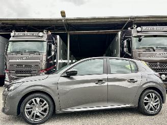 Schadeauto Peugeot 208 1.2 PureTech 75pk Active Pack 5drs - nap - navi - led - airco - cruise - pdc - line assist - lmv - Apple CarPlay + Android 2022/9