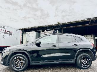 skadebil auto Mercedes EQA 250 AMG 190pk aut + f1 Business Solution 67kWh - navi - widescreen - sfeerverl - camera - elektr klep 2022/8