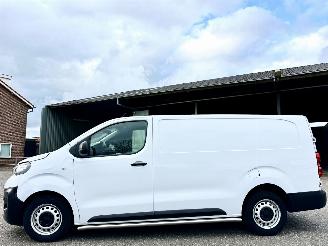 krockskadad bil bedrijf Peugeot Expert 1.5 BlueHDI 102pk 6-bak 100 S&S L3 Extra lang - nap - 3 persoons - camera - airco - cruise - pdc 2023/6