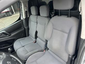 Peugeot Partner 120 1.6 BlueHDi 73kw 100 L1 Première S&S - nap - navi - pdc - lmv - airco - cruise - getint voor + zijruiten picture 31