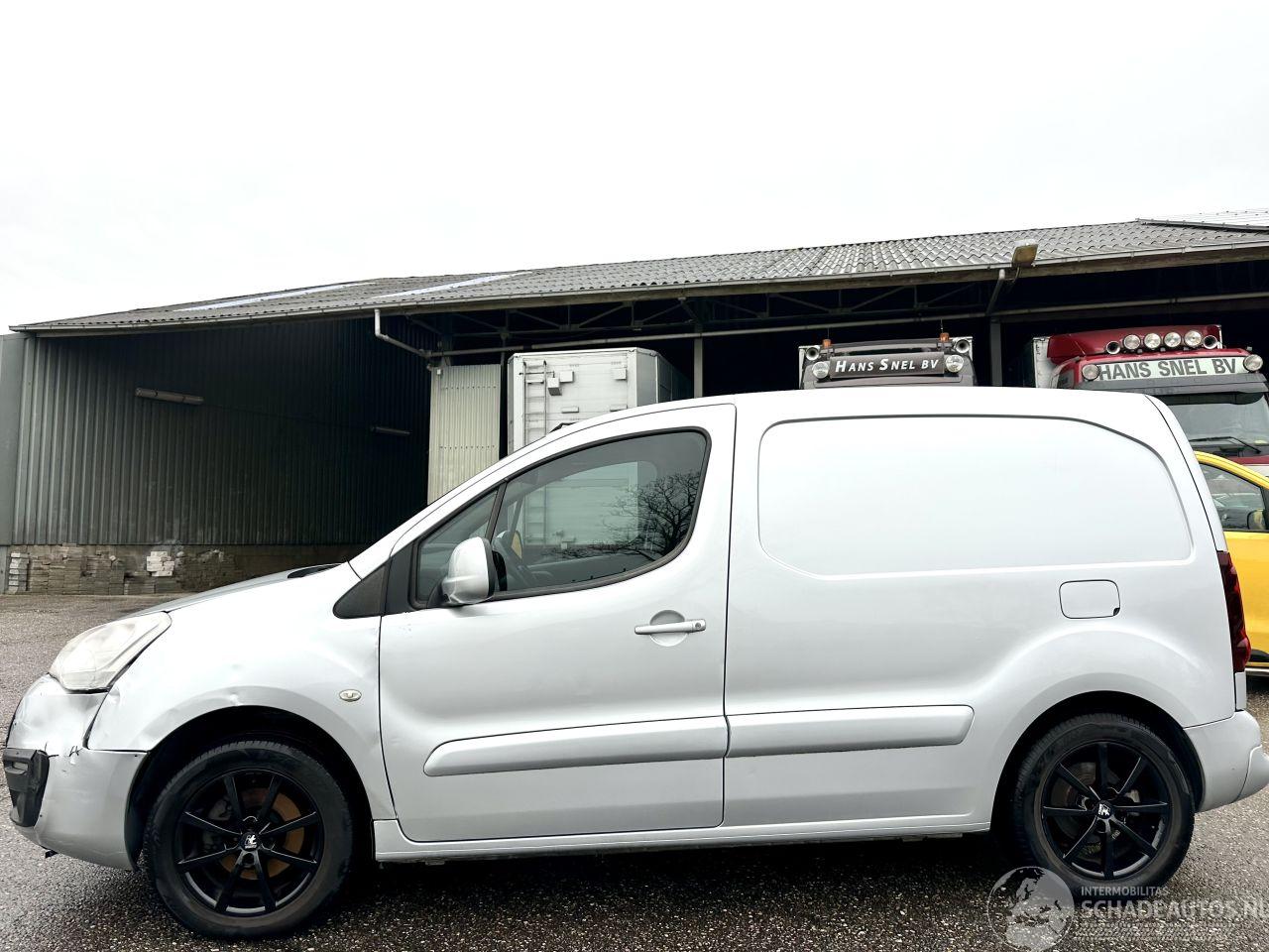 Peugeot Partner 120 1.6 BlueHDi 73kw 100 L1 Première S&S - nap - navi - pdc - lmv - airco - cruise - getint voor + zijruiten