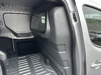 Peugeot Partner 120 1.6 BlueHDi 73kw 100 L1 Première S&S - nap - navi - pdc - lmv - airco - cruise - getint voor + zijruiten picture 39