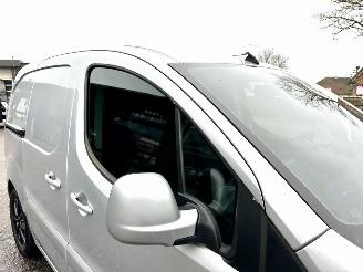 Peugeot Partner 120 1.6 BlueHDi 73kw 100 L1 Première S&S - nap - navi - pdc - lmv - airco - cruise - getint voor + zijruiten picture 43