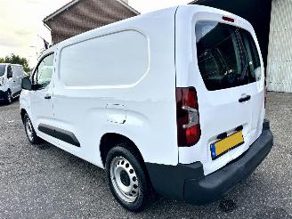 Citroën Berlingo gereserveerd 1.5 BlueHDI 99pk Club XL Lang - navi - nap - airco - cruise - apple carplay - usb - elektr pakket picture 5