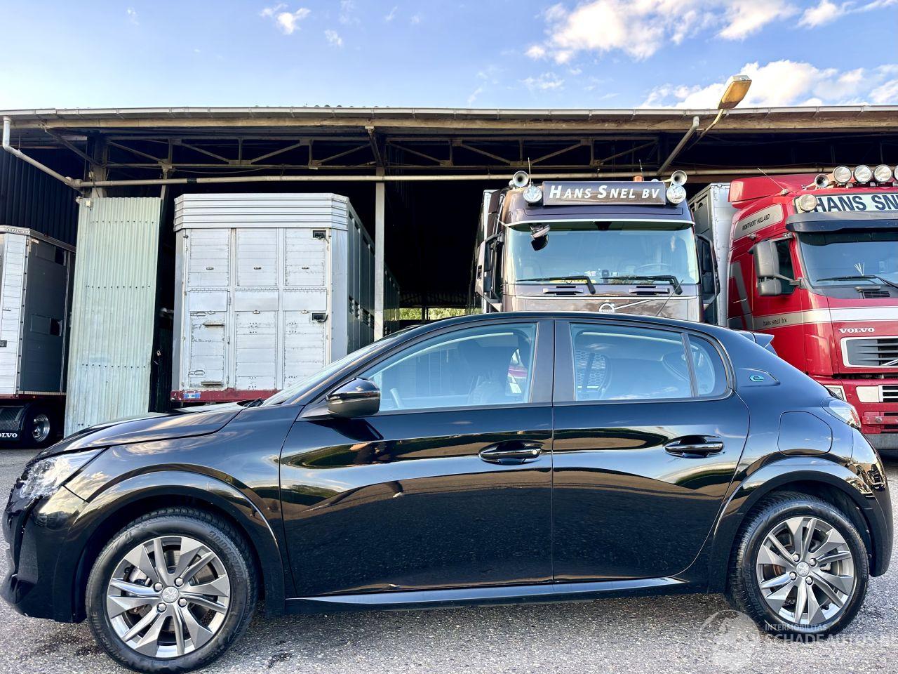 Peugeot e-208 Gereserveerd EV 50kwh 136pk aut Active Pack - 57dkm nap - line assist - navi - pdc - lmv - stoelverw - airco - cruise - carplay